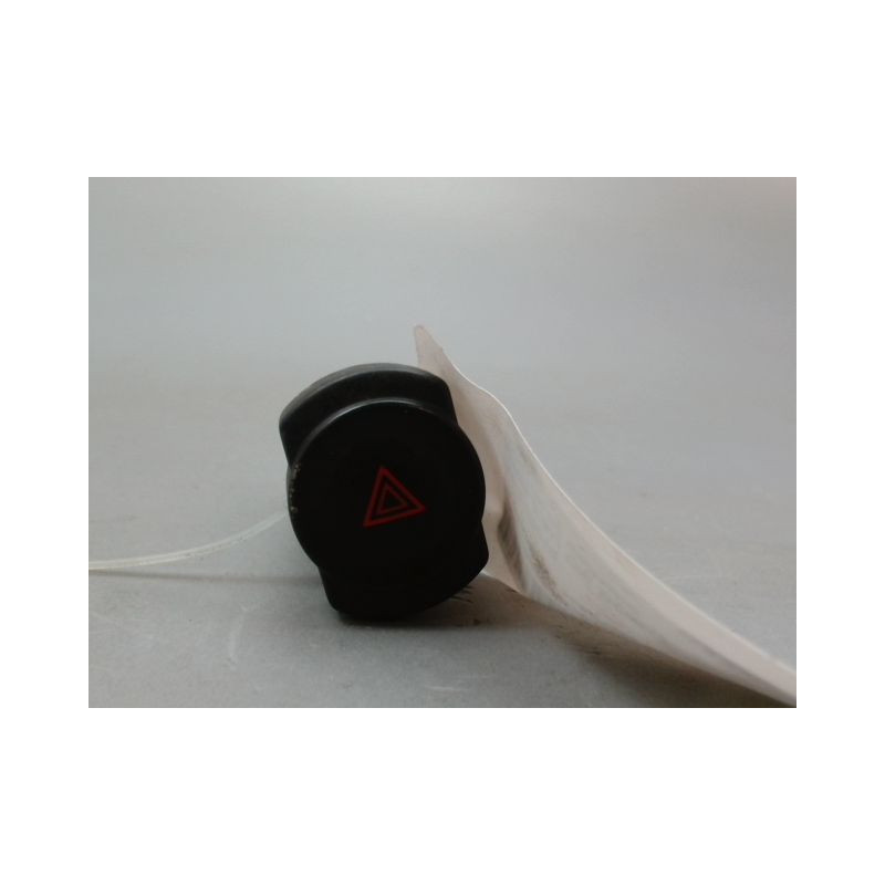 BOUTON DE WARNING DACIA SANDERO I 2008-2012
