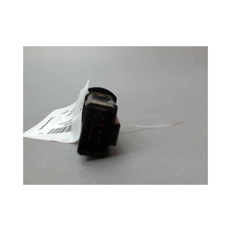 BOUTON DE WARNING DACIA SANDERO I 2008-2012