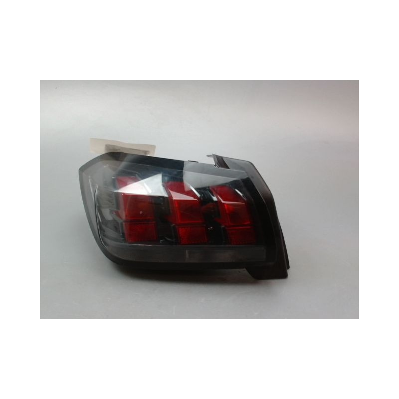 FEU ARRIERE GAUCHE  PEUGEOT 208 2012-...