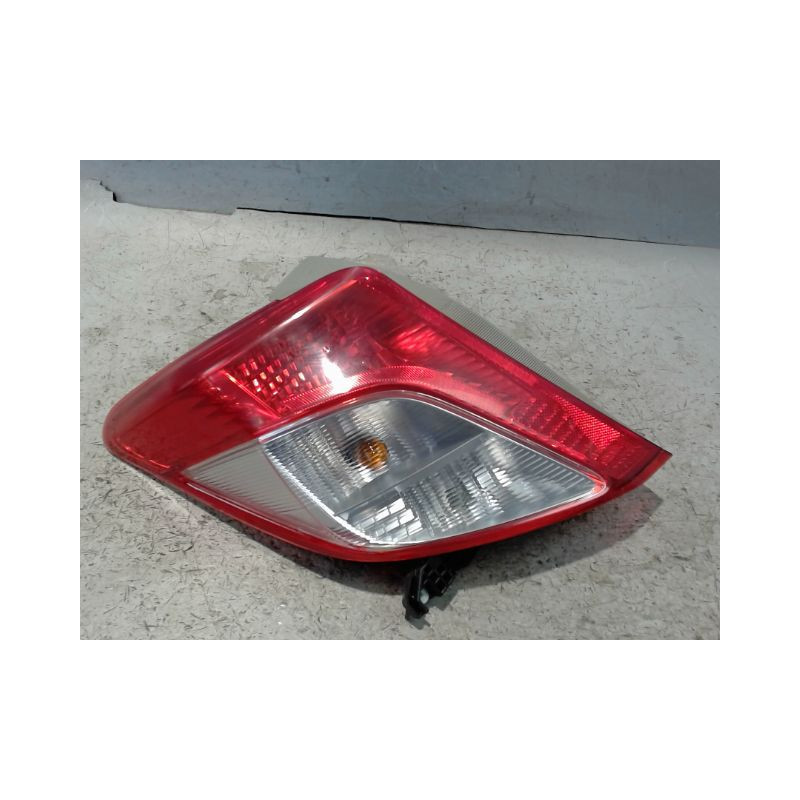 FEU ARRIERE GAUCHE  TOYOTA YARIS II 2010-