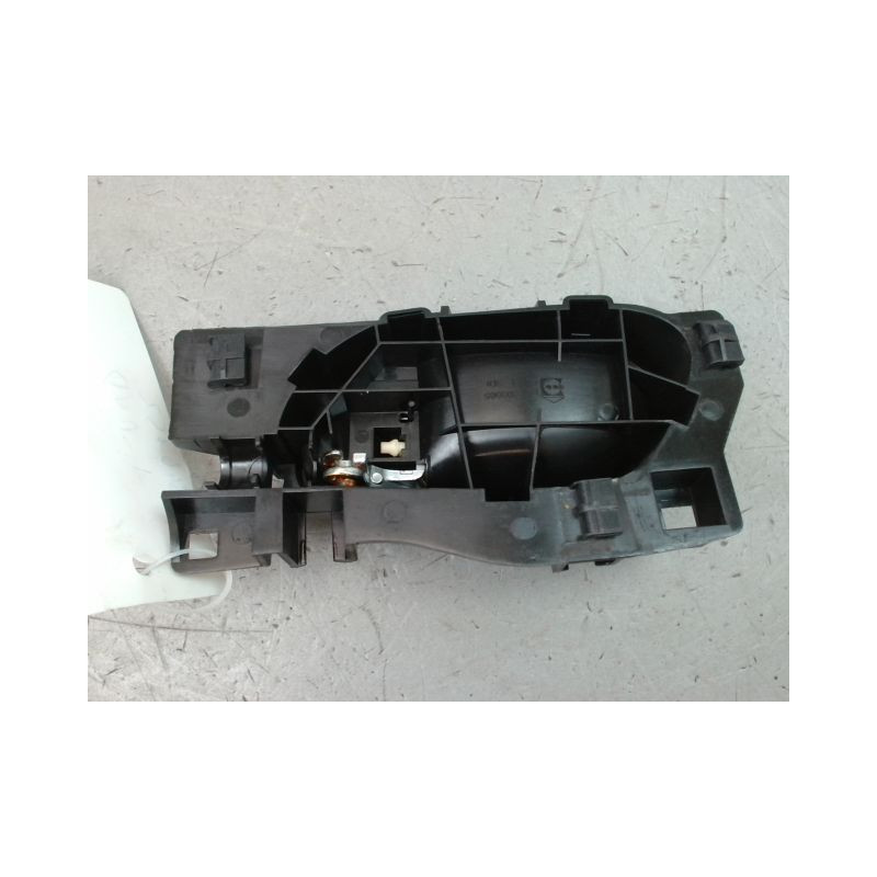 POIGNEE INTERIEURE PORTE AVANT DROIT PEUGEOT 208 Phase 1 2012-...