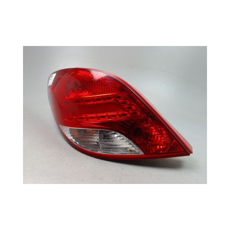 FEU ARRIERE GAUCHE  PEUGEOT 207 2006-2013