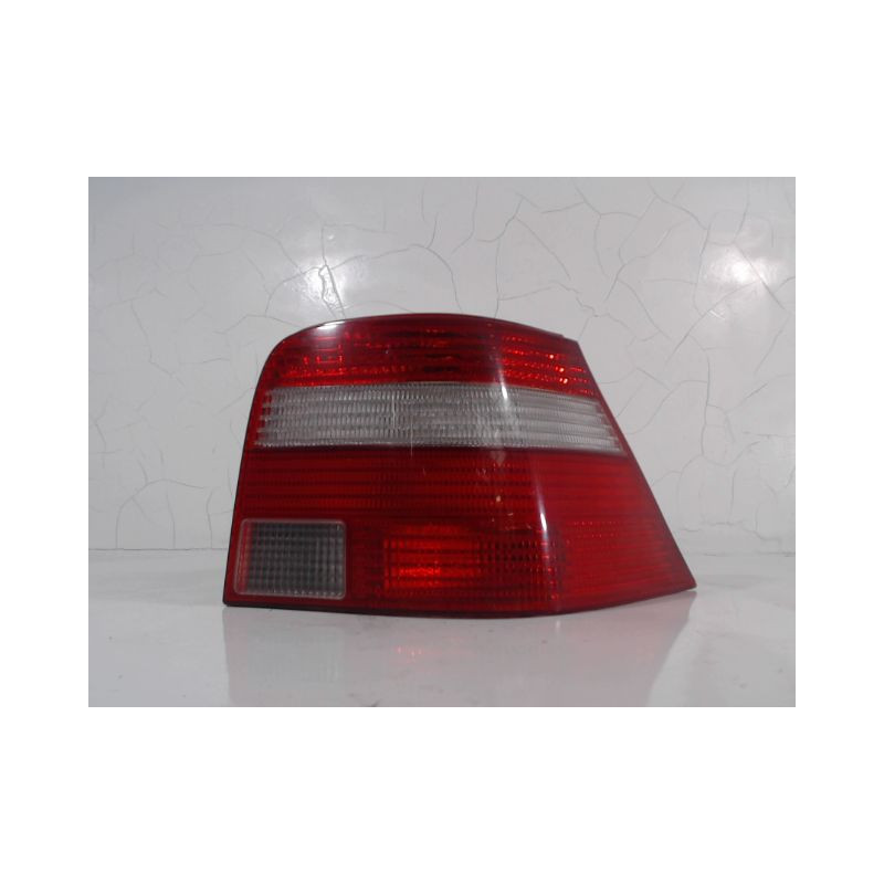 FEU ARRIERE DROIT VOLKSWAGEN GOLF IV 98-2004