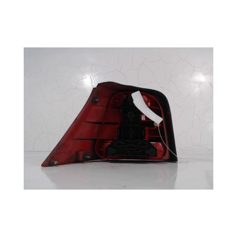 FEU ARRIERE DROIT VOLKSWAGEN GOLF IV 98-2004