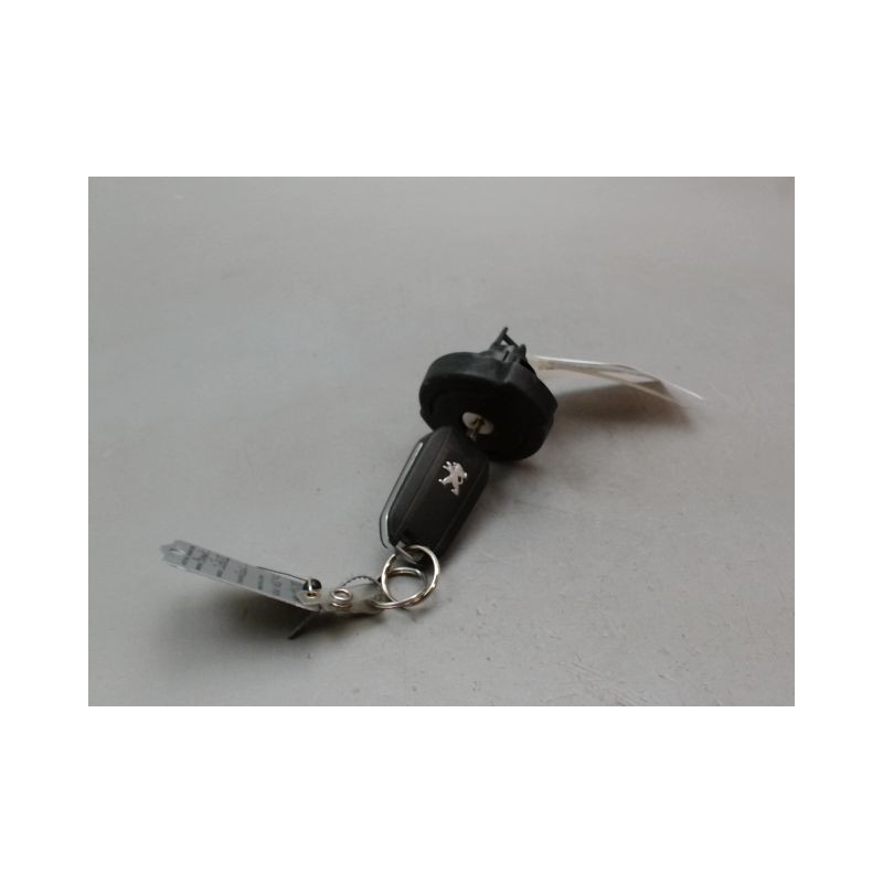 BOUCHON RESERVOIR A CARBURANT PEUGEOT 308 SW 2008-