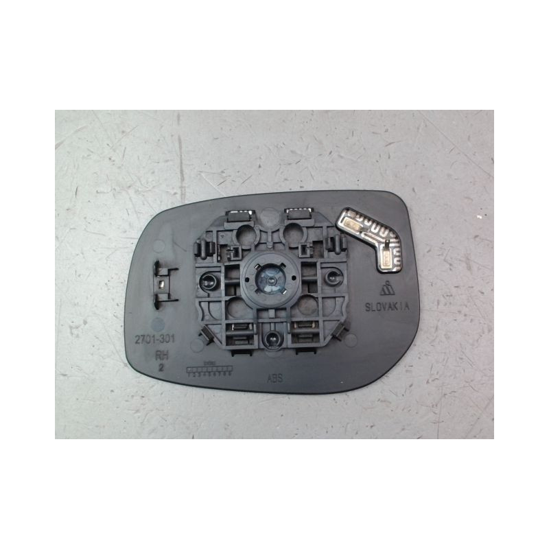 GLACE RETROVISEUR EXT D TOYOTA YARIS II Phase 1 2005-2009