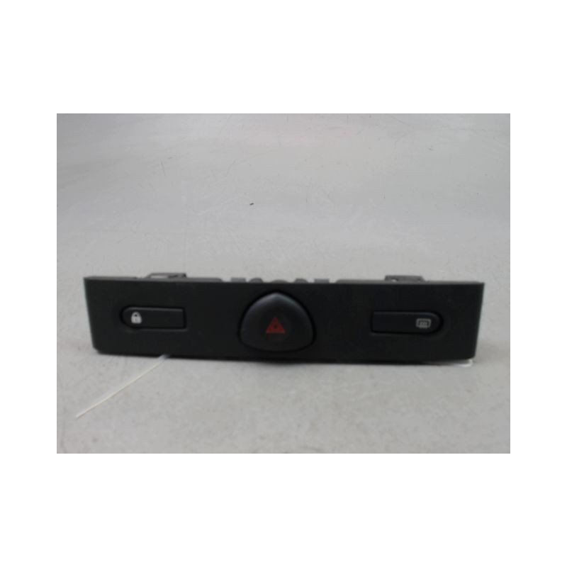 BOUTON DE WARNING RENAULT CLIO CAMPUS II Phase 2 2009-2012