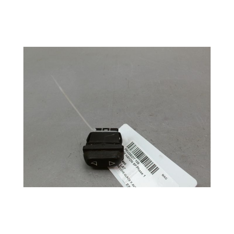 COMMANDE LEVE-GLACE PORTE AVD PEUGEOT 106 Phase 1 1991-1996