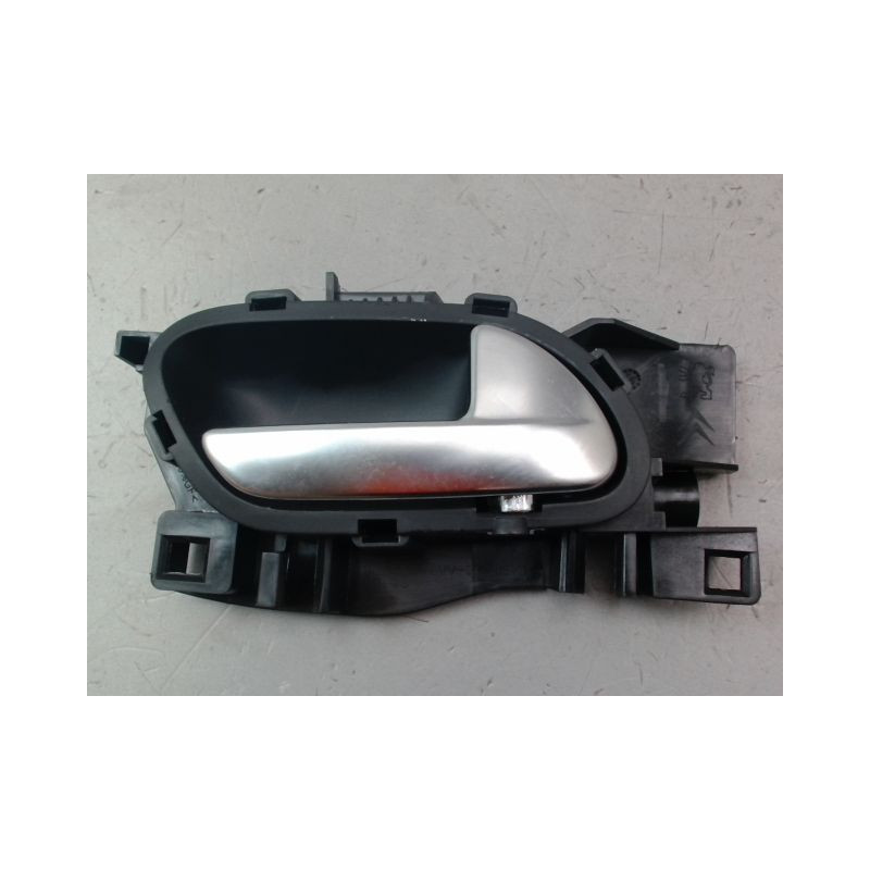 POIGNEE INTERIEURE PORTE AVANT DROIT PEUGEOT 208 Phase 1 2012-...