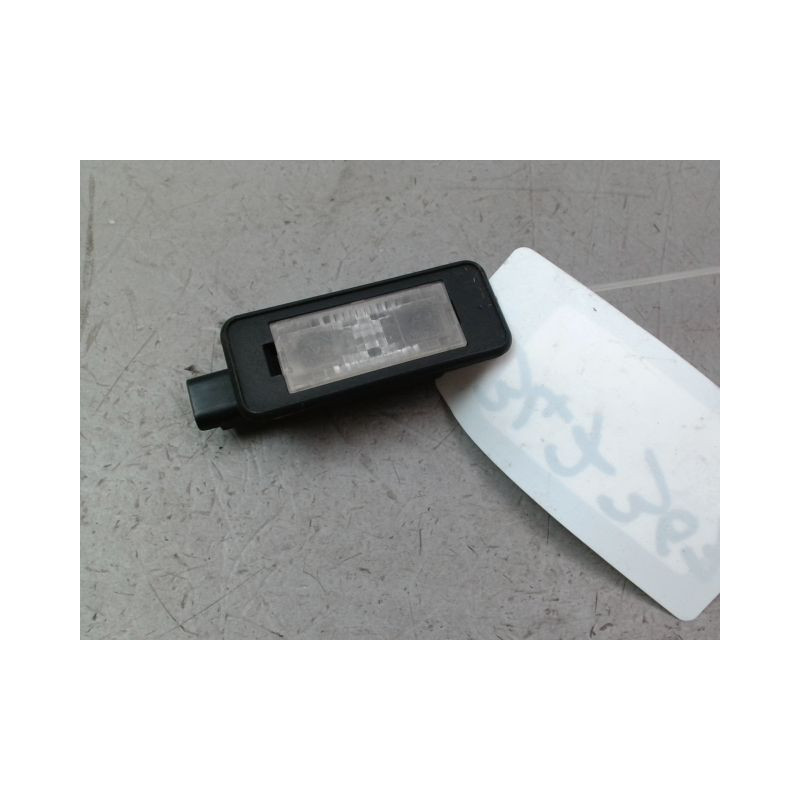 ECLAIREUR PLAQUE DE POLICE DROIT PEUGEOT 208 Phase 1 2012-...
