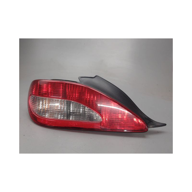FEU ARRIERE GAUCHE  PEUGEOT 406