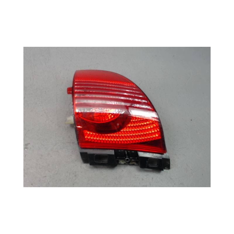 FEU DE PARE-CHOC ARRIERE DROIT PEUGEOT 2008 Phase 1 2013-...