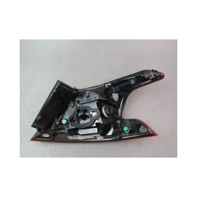 FEU ARRIERE GAUCHE  PEUGEOT 308 2011-