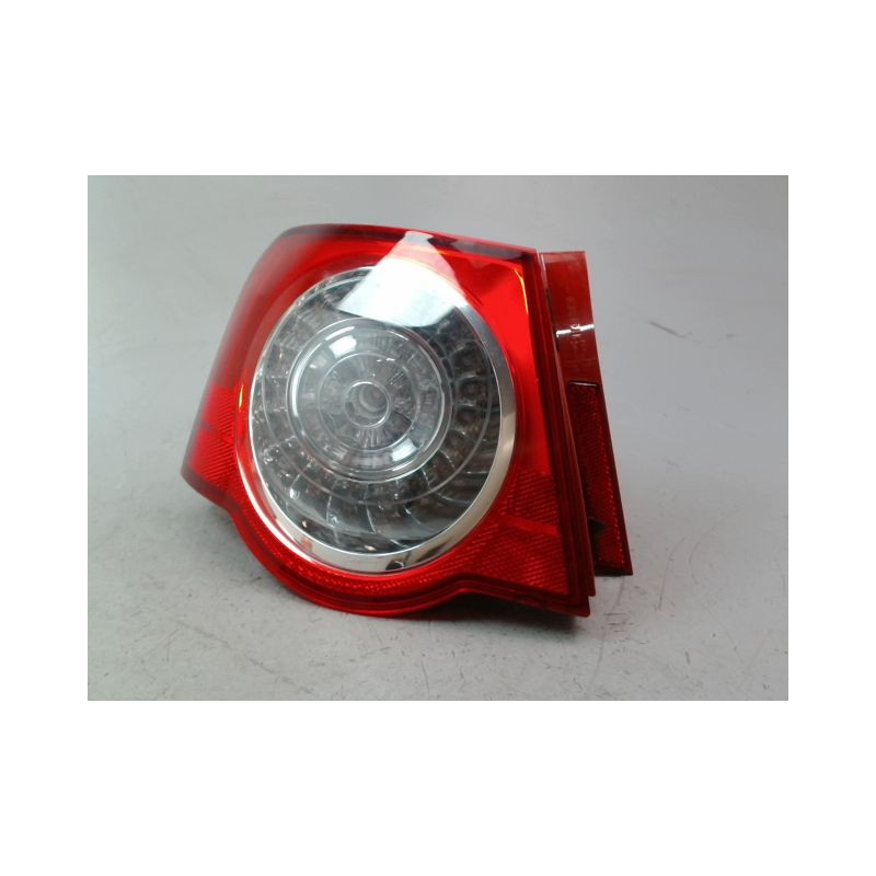 FEU ARRIERE GAUCHE  VOLKSWAGEN PASSAT BERL. V 2005-2010