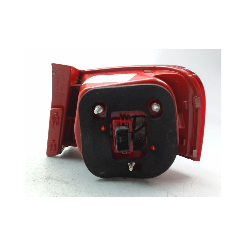 FEU ARRIERE GAUCHE  VOLKSWAGEN PASSAT BERL. V 2005-2010