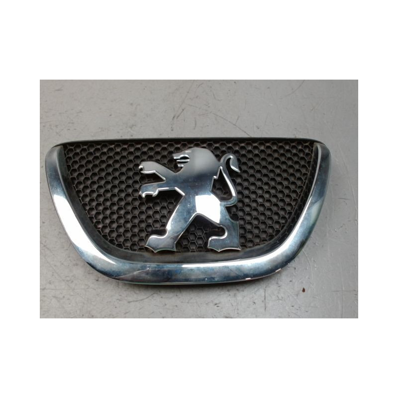 SIGLE CALANDRE PEUGEOT 107 3P