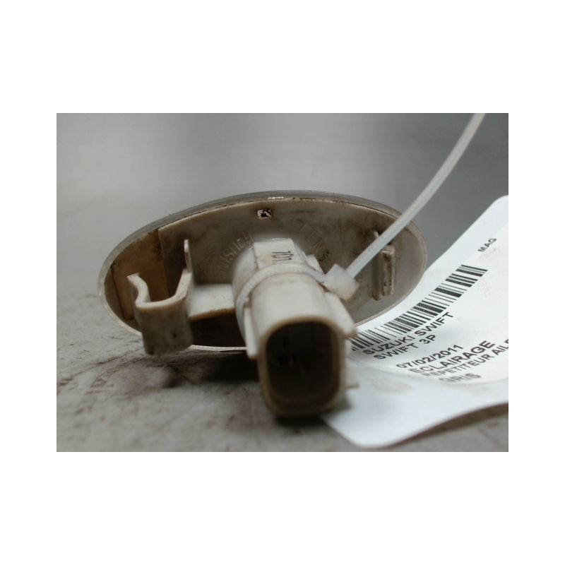 REPETITEUR AILE GAUCHE SUZUKI SWIFT 3P