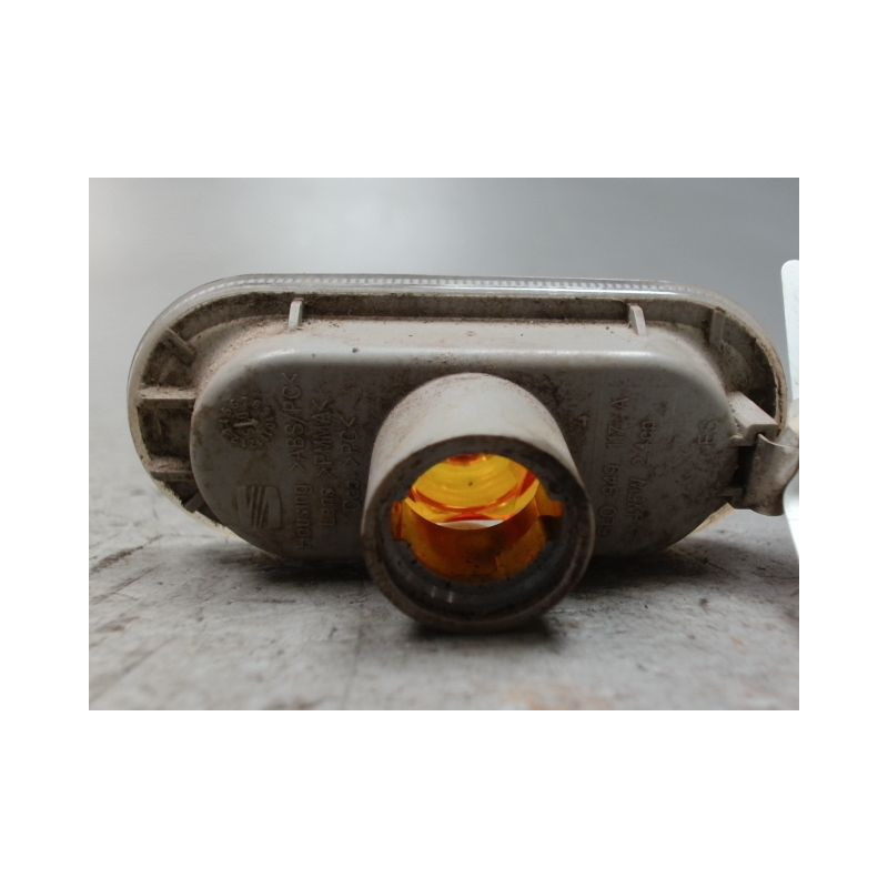 REPETITEUR AILE GAUCHE SEAT IBIZA 2006-