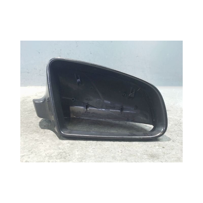 CARENAGE RETROVISEUR EXTERIEUR DROIT AUDI A3 2003-
