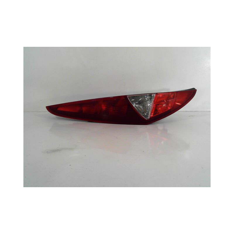 FEU ARRIERE GAUCHE  FIAT PUNTO 2003-