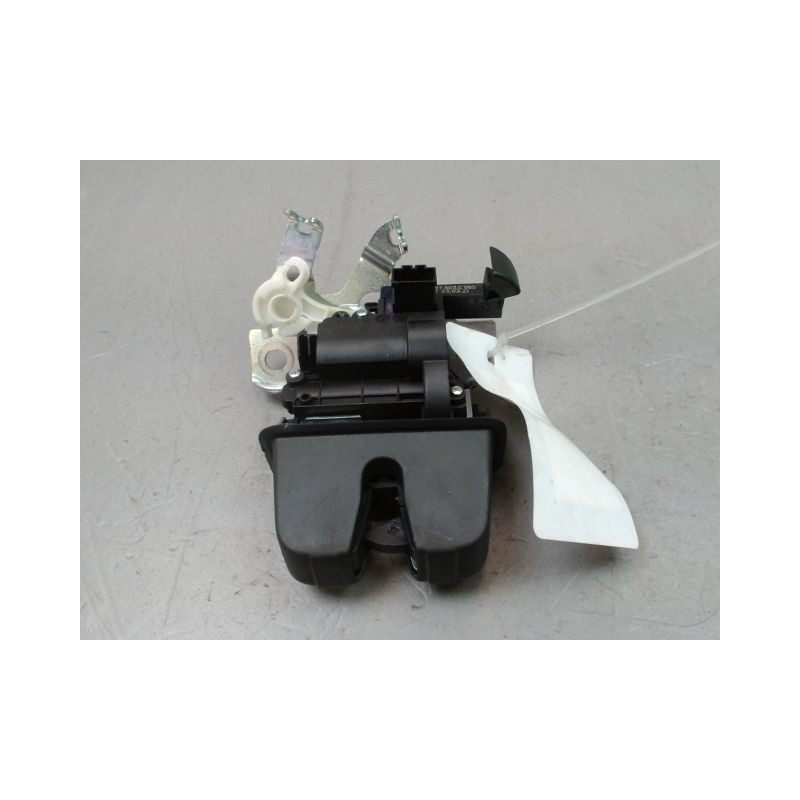 SERRURE COFFRE ARRIERE VOLKSWAGEN PASSAT 2010-
