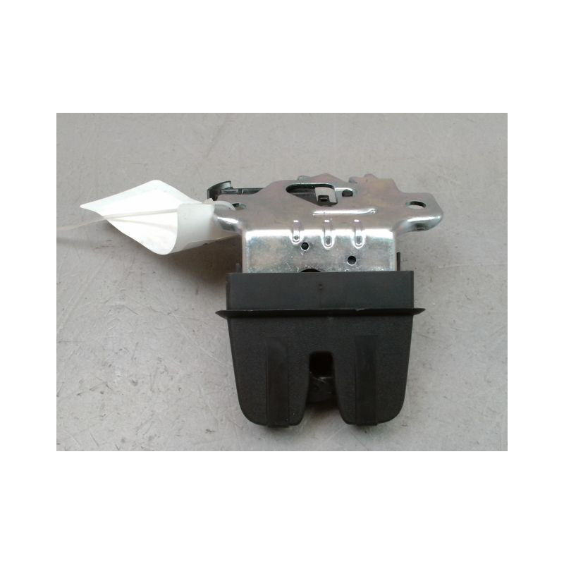SERRURE COFFRE ARRIERE VOLKSWAGEN PASSAT 2010-