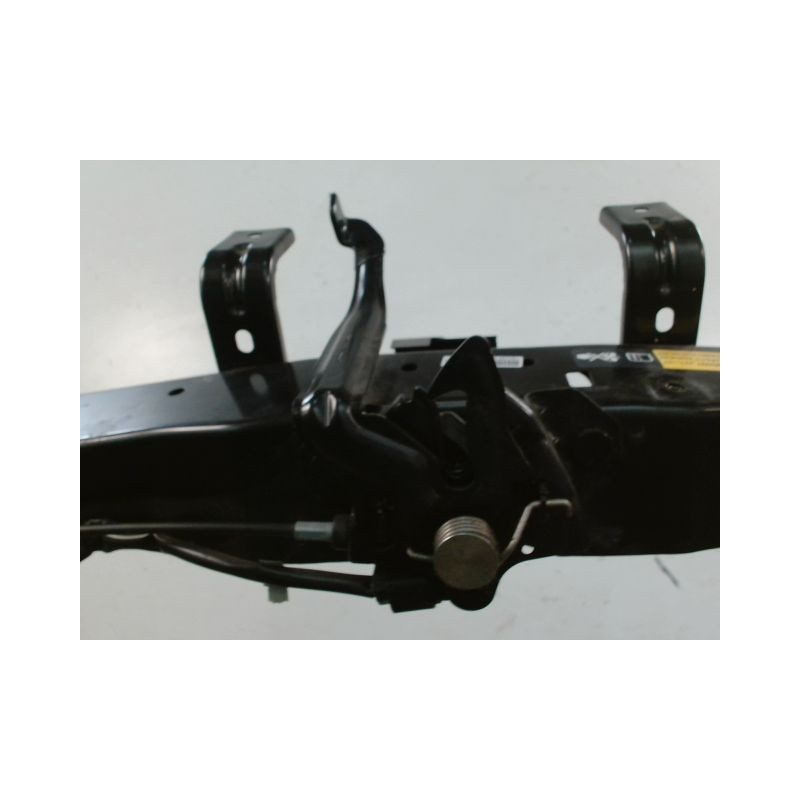 TRAVERSE SUPERIEURE ARMATURE AVANT NISSAN MICRA