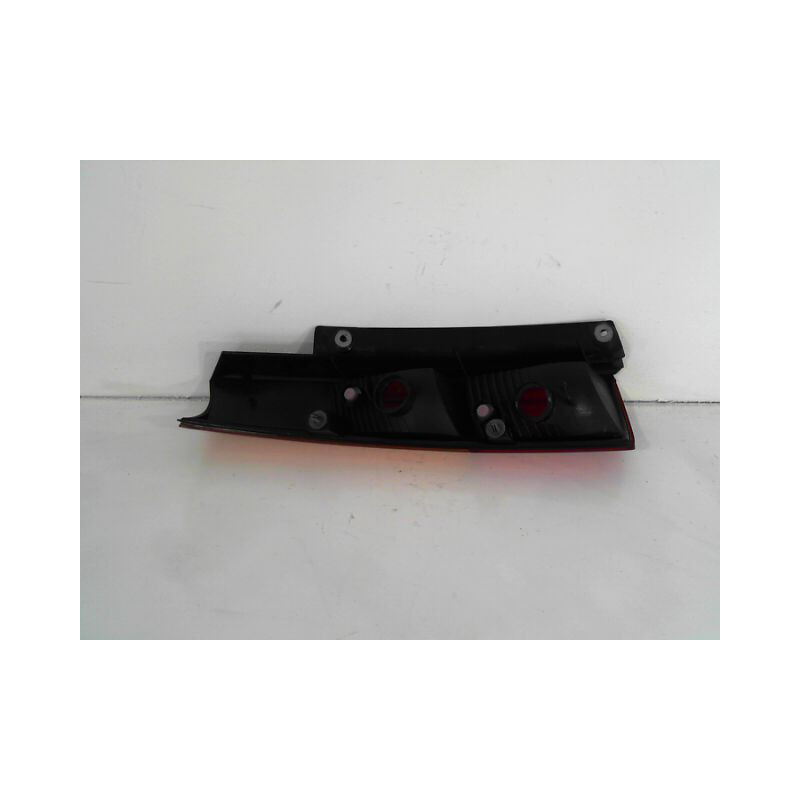 FEU ARRIERE DROIT SUZUKI IGNIS 03-