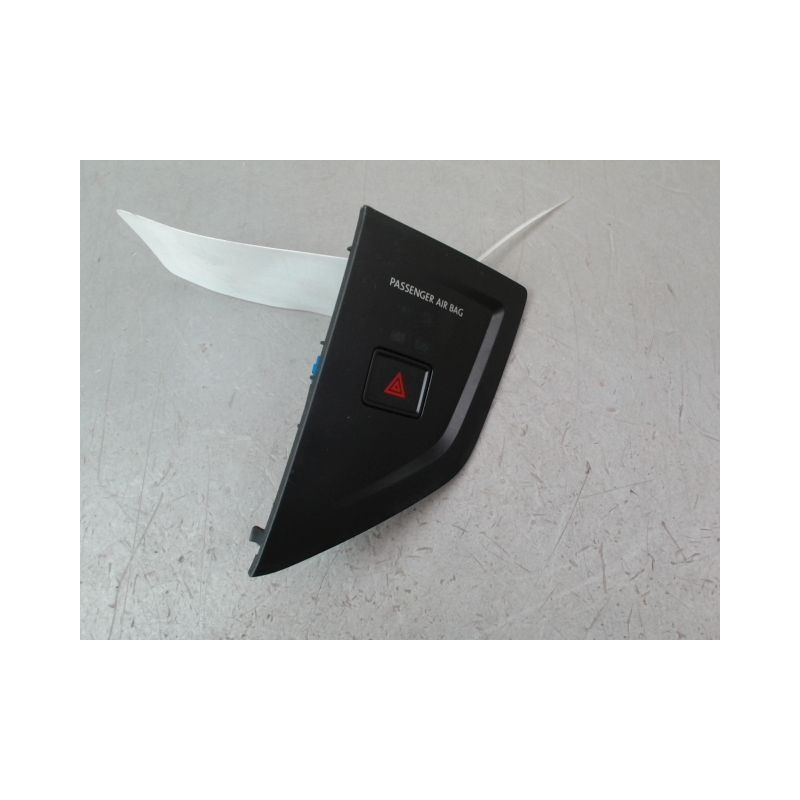 BOUTON DE WARNING VOLKSWAGEN POLO 2009-