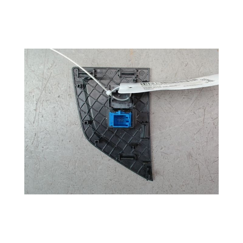BOUTON DE WARNING VOLKSWAGEN POLO 2009-