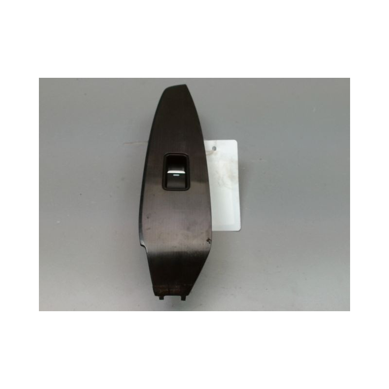 COMMANDE LEVE-GLACE PORTE AVD MAZDA CX-5