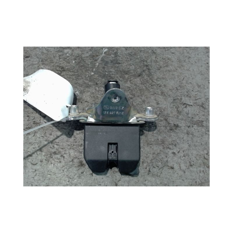 SERRURE HAYON  SKODA OCTAVIA 2008-