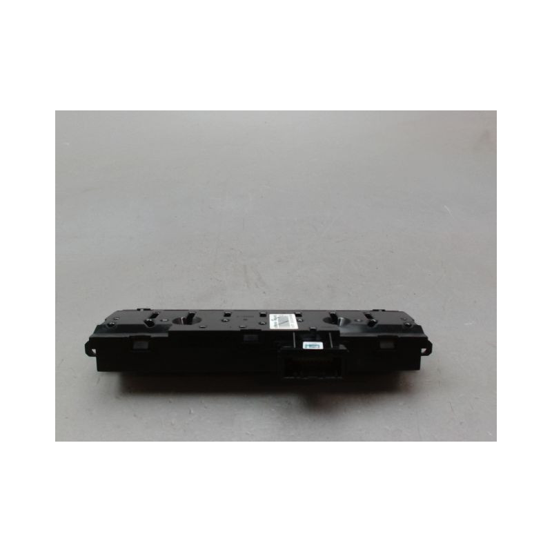 BOUTON DE WARNING RENAULT CAPTUR