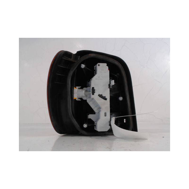 FEU ARRIERE DROIT VOLKSWAGEN POLO 94-99