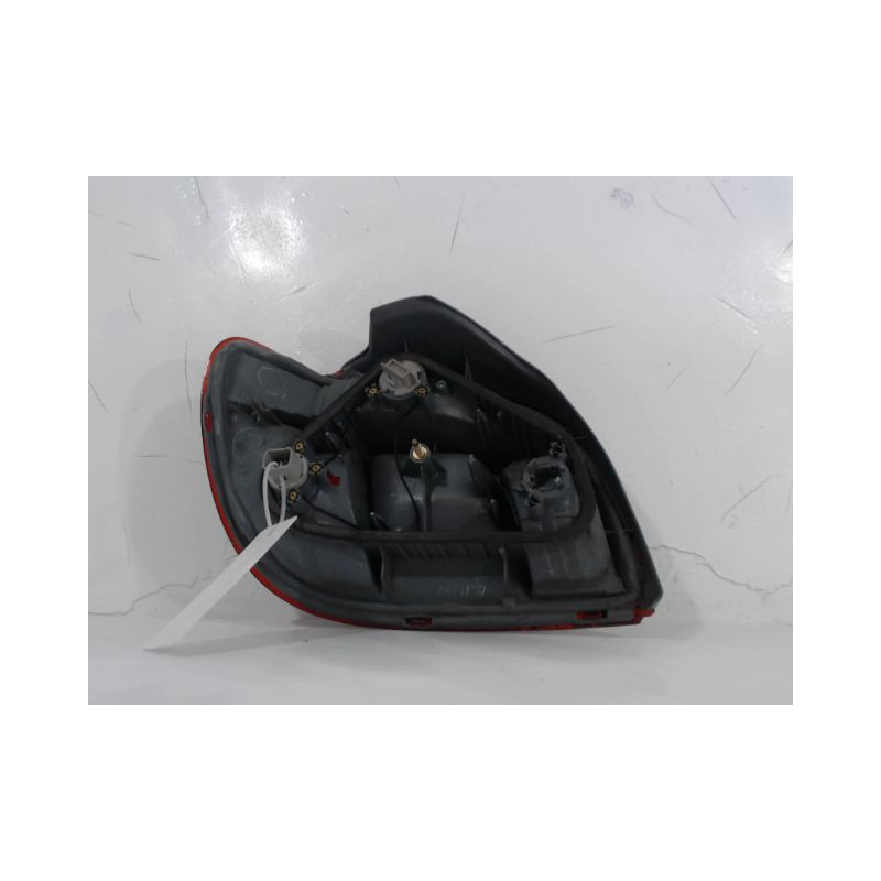 FEU ARRIERE DROIT TOYOTA YARIS -2003