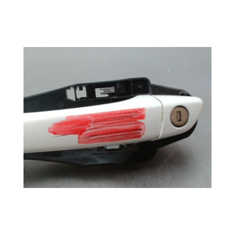 POIGNEE EXTERIEURE PORTE AVANT GAUCHE PEUGEOT 308 SW 2008-