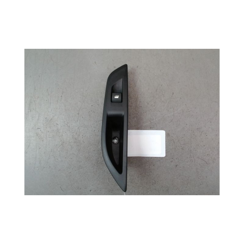 COMMANDE LEVE-GLACE PORTE ARD PEUGEOT 208