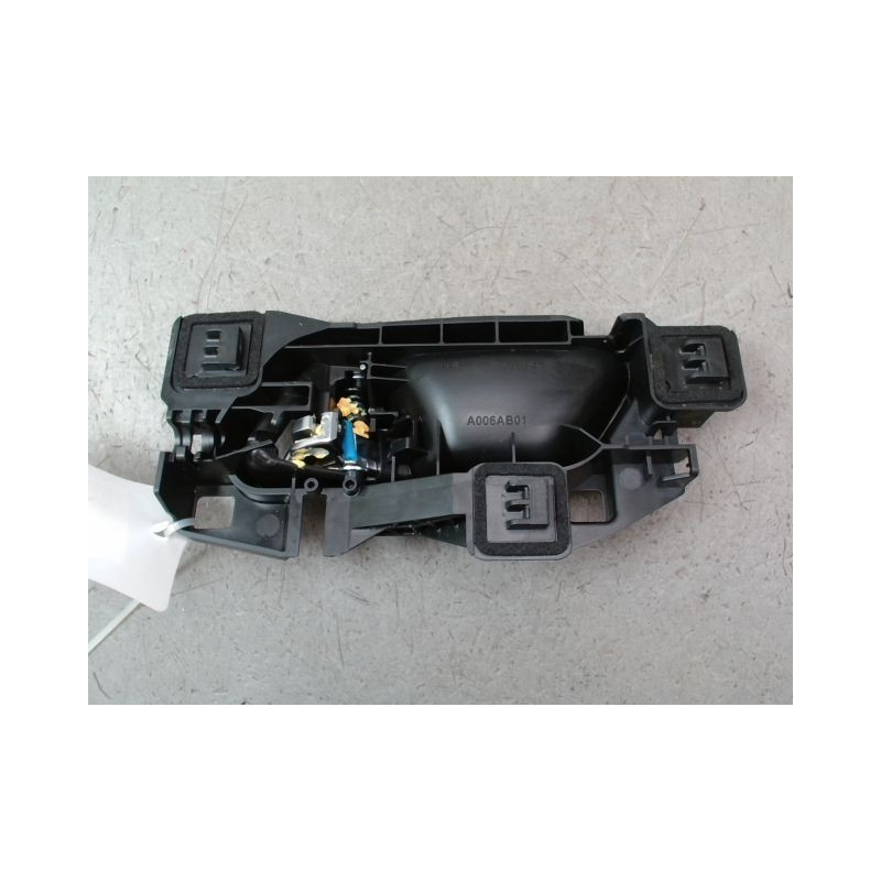 POIGNEE INTERIEURE PORTE AVANT DROIT PEUGEOT 208