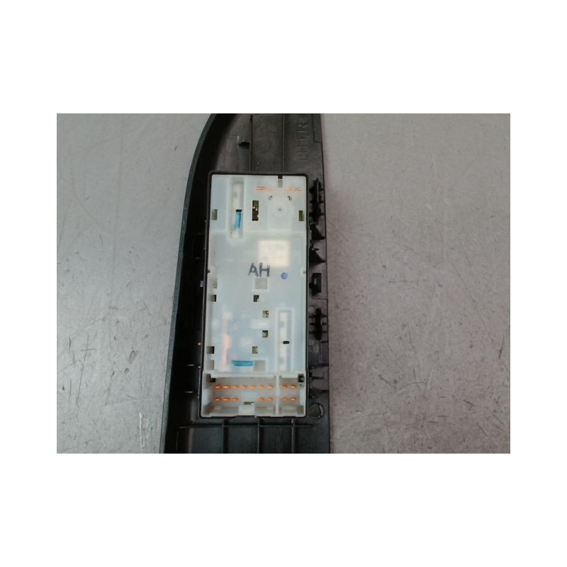 COMMANDE LEVE-GLACE PORTE AVG NISSAN MICRA 2009-