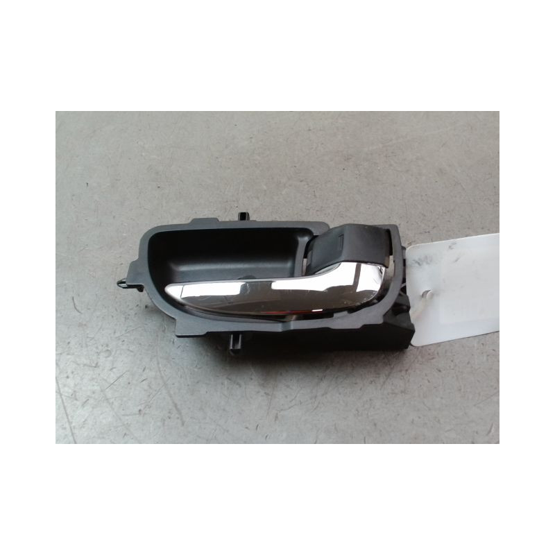 POIGNEE INTERIEURE PORTE AVANT DROIT PEUGEOT 108