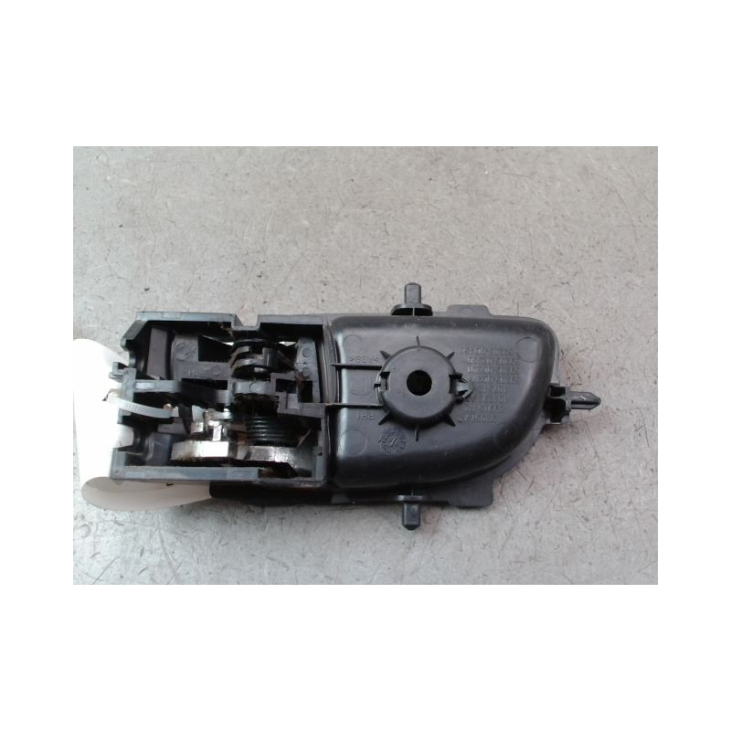 POIGNEE INTERIEURE PORTE AVANT DROIT PEUGEOT 108