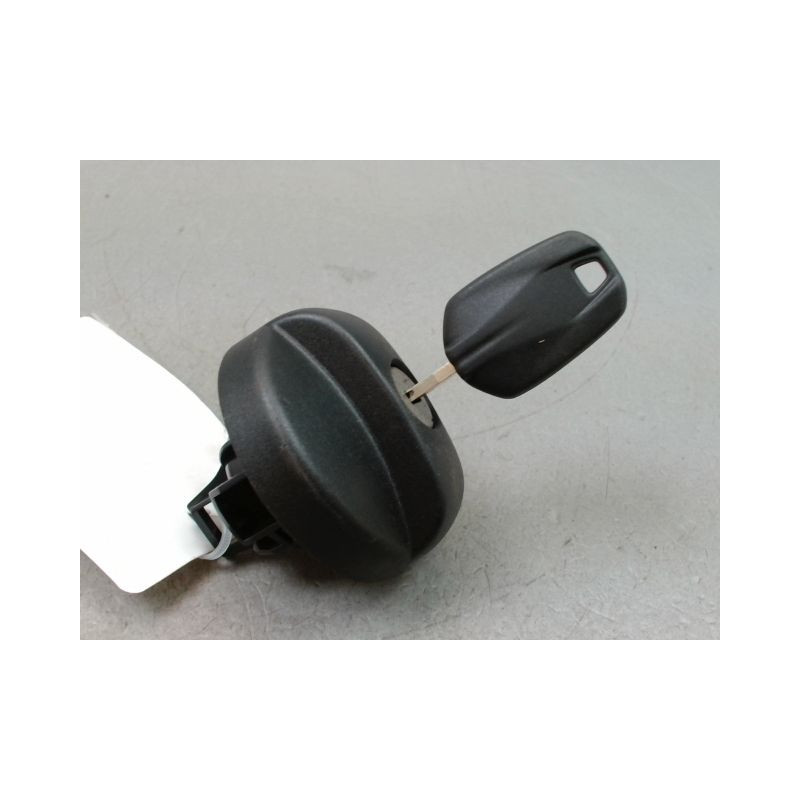 BOUCHON RESERVOIR A CARBURANT PEUGEOT 208 Phase 1 2012-...