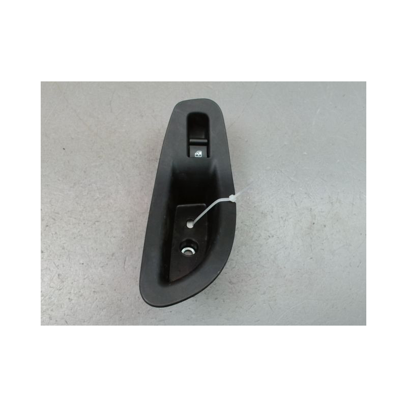 COMMANDE LEVE-GLACE PORTE ARG FIAT 500X