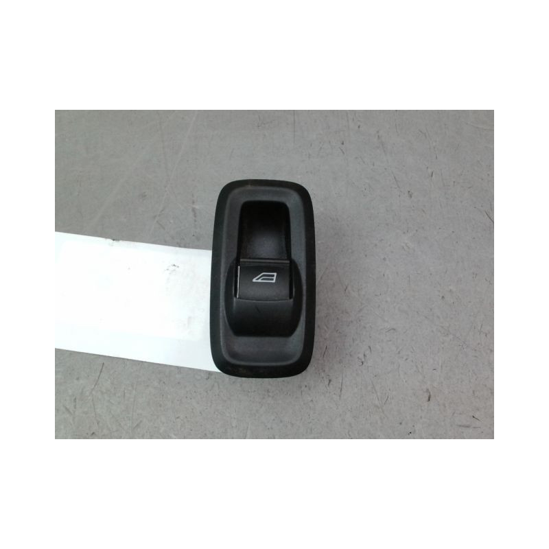 COMMANDE LEVE-GLACE PORTE AVD FORD ECOSPORT