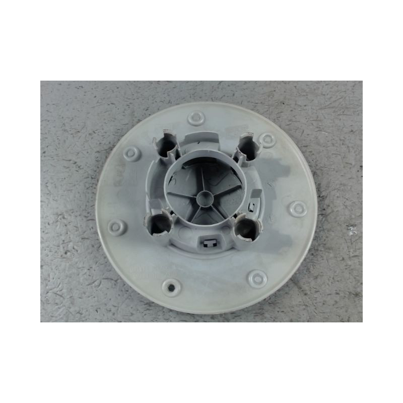 ENJOLIVEUR DE ROUE PEUGEOT PARTNER FGT 2002-