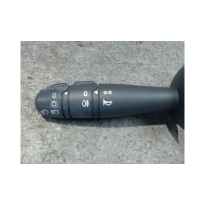 COMMANDE CLIGNOTANT RENAULT TWINGO 2 2010-