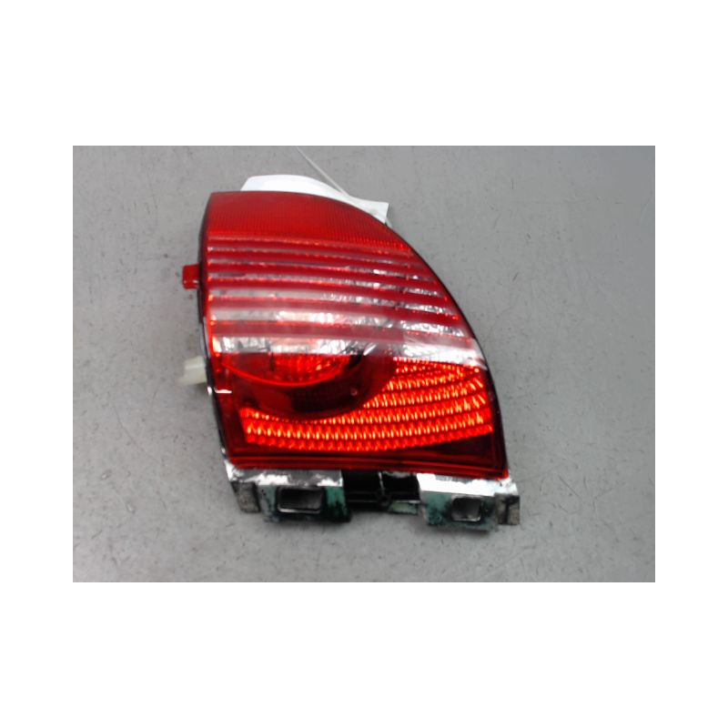 FEU DE PARE-CHOC ARRIERE DROIT PEUGEOT 2008 Phase 1 2013-...