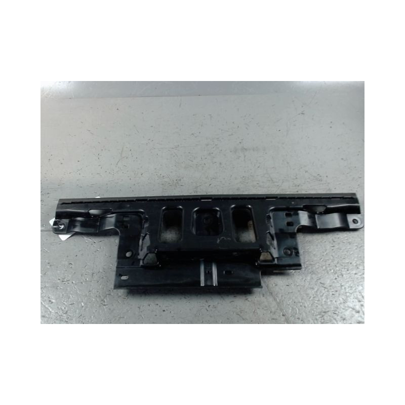 SUPPORT CENTRAL PARE-CHOC ARRIERE  CITROEN C3 2009-