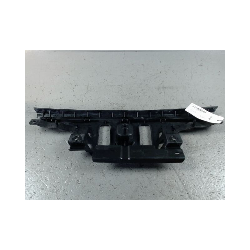 SUPPORT CENTRAL PARE-CHOC ARRIERE  CITROEN C3 2009-