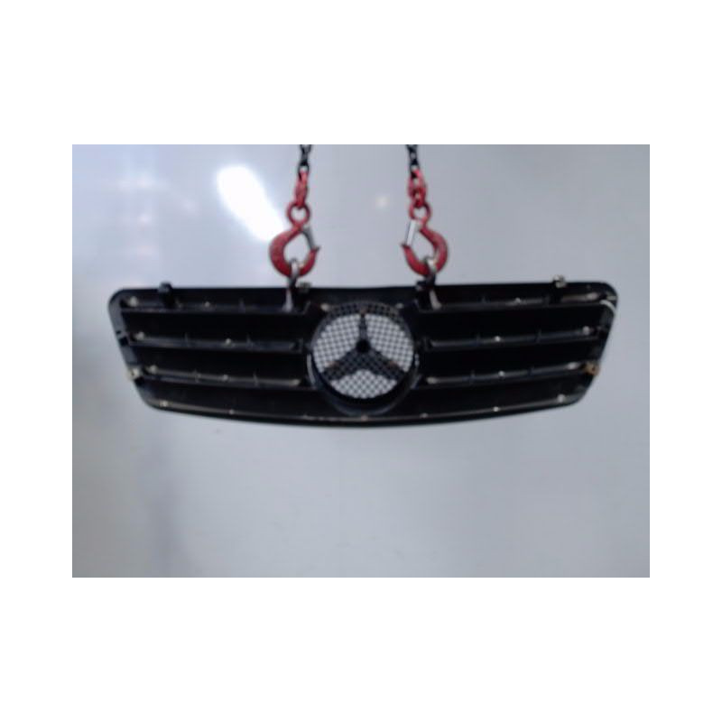 CALANDRE MERCEDES CLASSE C 2000-
